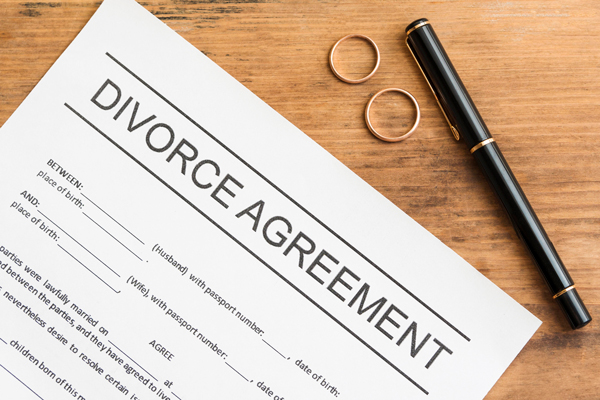 divorce-agreement-wooden-table